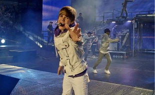 Le Canadien Justin Bieber, jeune chanteur star chez les adolescents du monde entier.