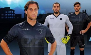 Le maillot noir que la Lazio Rome va utiliser en Ligue Europa.