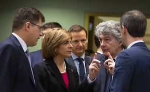Le commissaire européen Thierry Breton appelle l'Allemagne à accepter la mise en place d'emprunts exceptionnels dans le cadre de la crise liée au coronavirus.