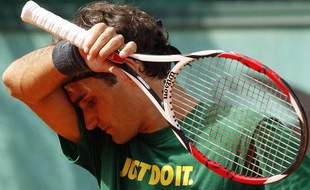 Roger Federer à l'entraînement, le 24 mai 2009 à Roland-Garros.