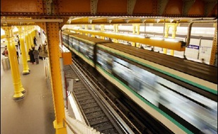 Le groupe public RATP a annoncé vendredi un nouveau bond de son bénéfice net en 2005, plus que doublé (+140,5%) à 55,8 millions d'euros contre 23,2 M EUR en 2004, au terme d'une année record de fréquentation, et compte en 2006 maintenir ce "niveau élevé" de résultat.