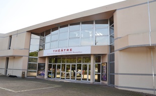 Le théâtre de Villeneuve-lès-Maguelone, l'une des seules scènes conventionnées jeune public dans la région.