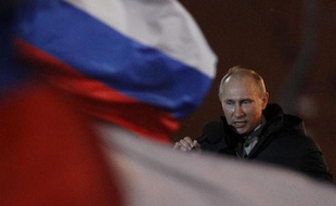 Vladimir Poutine célèbre sa victoire à la présidentielle, à Moscou, le 4 mars 2012.