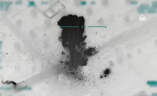 Une frappe turque contre des positions de Bachar al-Assad en Syrie en février 2020 (date exacte inconnue).