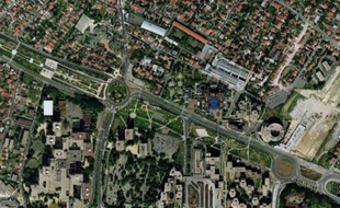 A la suite d'un braquage râté, les malfaiteurs ont abandonné leur véhicule dans le tunnel de l'A86 à la hauteur de Bobigny avant de l'incendier. Le sinistre a causé des dégâts légers au tunnel qui a été fermé de 8h00 à 11h45