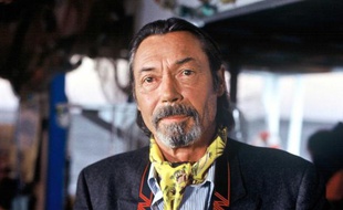 Philippe Bruneau sur le tournage du feuilleton La Tribu, 1996.