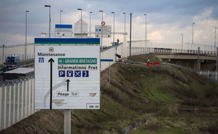Les barrières anti intrusions du site Eurotunnel.