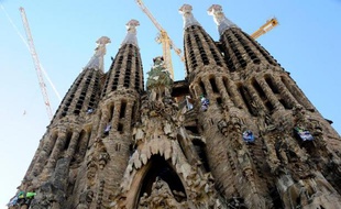 Le gouvernement régional de Catalogne, dans le nord-est de l'Espagne, a lancé un plan d'urgence pour lutter contre le pic de pollution qui frappe Barcelone et enveloppe la ville d'une épaisse brume grise chaque matin depuis près d'une semaine.