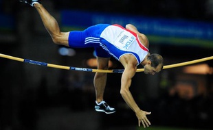 Le perchiste français Romain Mesnil, lors des championnats du monde de Berlin, le 22 août 2009.