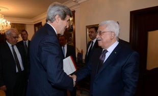 John Kerry et Mahmoud Abbas le 26 mars 2014 à Amman
