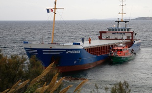Le navire Rhodanus s'est échoué dans la plus grand réserve naturelle de France, à Bonifacio en Corse