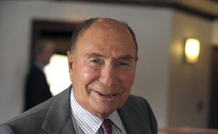 Serge Dassault le 11 mars 2015 à Saint-Cloud lors de la présentation des résultats du groupe