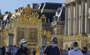 10.000 visiteurs par jour se rendent au Château de Versailles, soit trois fois moins que d'habitude.