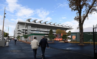 Une des allées menant au court Philippe-Chatrier à Roland-Garros, le 1er octobre 2020.