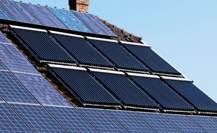 Une maison autosuffisante doit pouvoir subvenir seule à ses besoins en eau et en énergie (illustration).