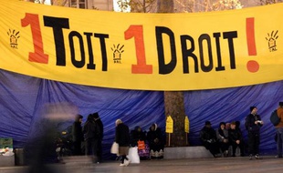 Manifestation à l'appel de l'association Droit au Logement (DAL) le 26 novembre 2013 à Paris