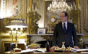 François Hollande, dans son bureau de l'Elysée, le 17 décembre 2012.