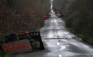 A Notre-Dame-des-Landes, la route D281 est obstruée depuis 2012 par de multiples chicanes.