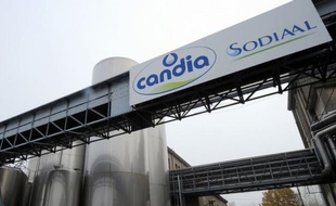 Les salariés de deux sites de Candia (Sodiaal), dans la Sarthe et dans l'Allier, concernés par des annonces de suppression d'emploi ont réagi, par des débrayages et en bloquant la collecte du lait, au plan de restructuration annoncé la veille par le groupe coopératif.