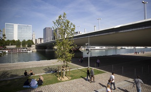 Deux navettes autonomes tester sur le Pont Charles-de-Gaulle, à Paris (Illustration) en début d'année 2016. // Photo : V. Wartner / 20 Minutes