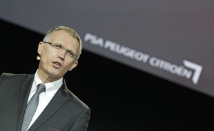 Carlos Tavares, président du directoire de PSA Peugeot Citroën lors du lancement de deux nouveaux utilitaires Près de Valenciennes, dans le Nord.