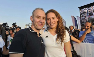 Camille Muffat avec son père en octobre 2012