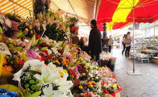 Le cours Saleya, à Nice, s’est vidée de la moitié de ses touristes ce week-end.
