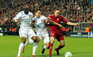 Franck Ribéry du Bayern, face à Fanni et Azpilicueta de l'OM, en 2012