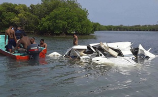 L'épave de l'avion qui s'est crashé samedi 18 mai 2019 sur une île du Honduras.