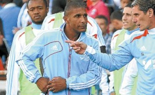 Ancien milieu de terrain défensif, Franck Passi réclame de la patience pour la formation.