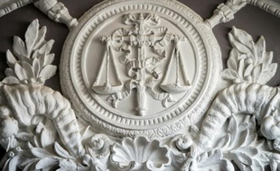 La cour d'assises de Loire-Atlantique a condamné vendredi soir à 15 ans de réclusion criminelle et à une interdiction définitive du territoire français un Tunisien de 26 ans pour avoir frappé de façon répétée en 2014 près de Nantes les deux jeunes enfants de sa compagne