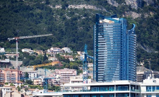 La tour Odéon, la plus haute de Monaco, vue depuis la principauté