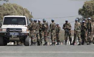 Des Casques bleus au siège des Nations Unies près du point de passage entre Israêl et la Syrie, le 30 août 2014