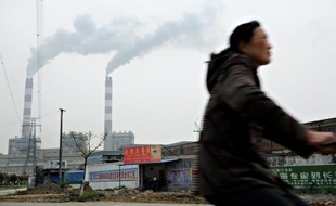 La crise économique n'a pas eu l'impact espéré sur les émissions mondiales de CO2 liées à l'utilisation d'énergies fossiles, leur baisse dans les pays industrialisés ayant été contrebalancée par la forte croissance en Chine ou en Inde, indique une étude parue dimanche.