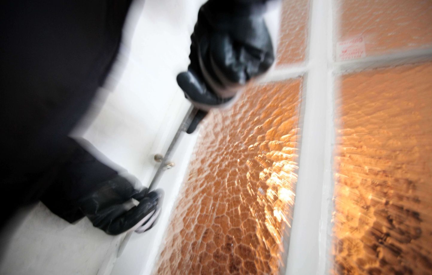 Gard Il voit des ombres dans la maison en construction du voisin, et appelle les gendarmes