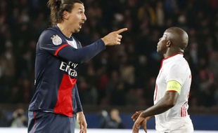 Zlatan Ibrahimovic et Rio Mavuba lors du match PSG-Lille, le 22 décembre 2013, au PArc des Princes.