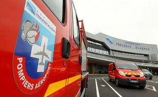 Illustration des camions de pompiers de l'aeroport de Toulouse-Blagnac.