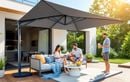 Envie de profiter de votre terrasse à l’ombre ? Ce parasol déporté 360° est à 239,96 € chez Jardiland (au lieu de 299,95 €)