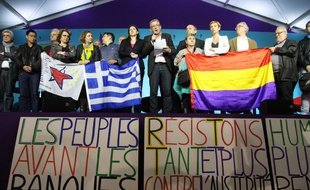 Au centre, Pierre Laurent, secrétaire national du PCF, et Zoé Konstantopoulou, présidente du Parlement grec et membre de Syriza, le 31 mai 2015 à Paris.