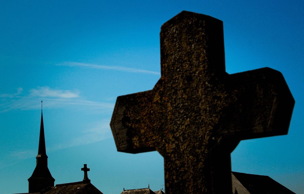 Toulouse : Des ossements cachés dans une tombe découverts dans un cimetière