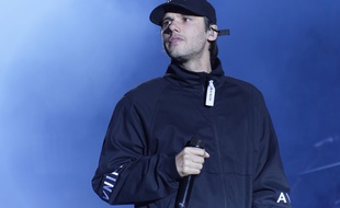 Orelsan lors de la septième édition du festival «We Love Green sur la pelouse du Bois de Vincennes près de Paris.