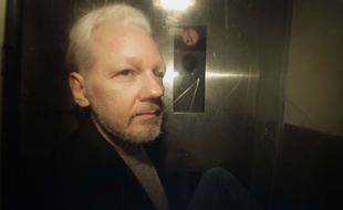 La justice suédoise relance les poursuites pour viol contre Julian Assange.