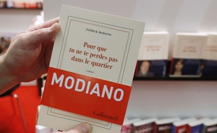 Le dernier roman de Patrick Modiano, à la Foire du livre de Francfort, le 9 octobre 2014.