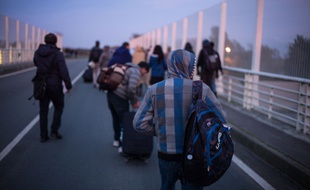 Des mineurs réfugiés à Calais à la veille d'un nouvel exode