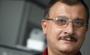Le professeur Gilles-Eric Séralini a accusé jeudi l'Agence européenne de sécurité des aliments (Efsa) de "faute professionnelle grave" après le rejet définitif de son étude controversée sur un maïs transgénique et le refus de l'agence de réévaluer ce produit.