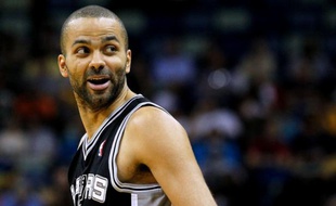 Le meneur des San Antonio Spurs, Tony Parker, le 24 mars 2012 contre les Hornets de la Nouvelle-Orléans.