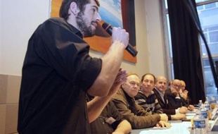 Les Enfants de Don Quichotte ont été condamnés à la confiscation des quelque 200 tentes qu'ils avaient tenté d'installer le 15 décembre 2007 près de Notre-Dame, mais été relaxés de l'amende de 1.875 euros réclamée par le procureur, a indiqué Jean-Baptiste Legrand, président de l'association.