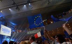 Des militants LREM.