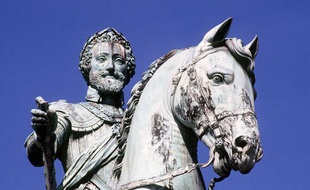 La statue de Henri IV, sur le pont Neuf, à Paris.