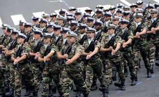 Des militaires français lors du défilé du 14 juillet 2012 à Paris